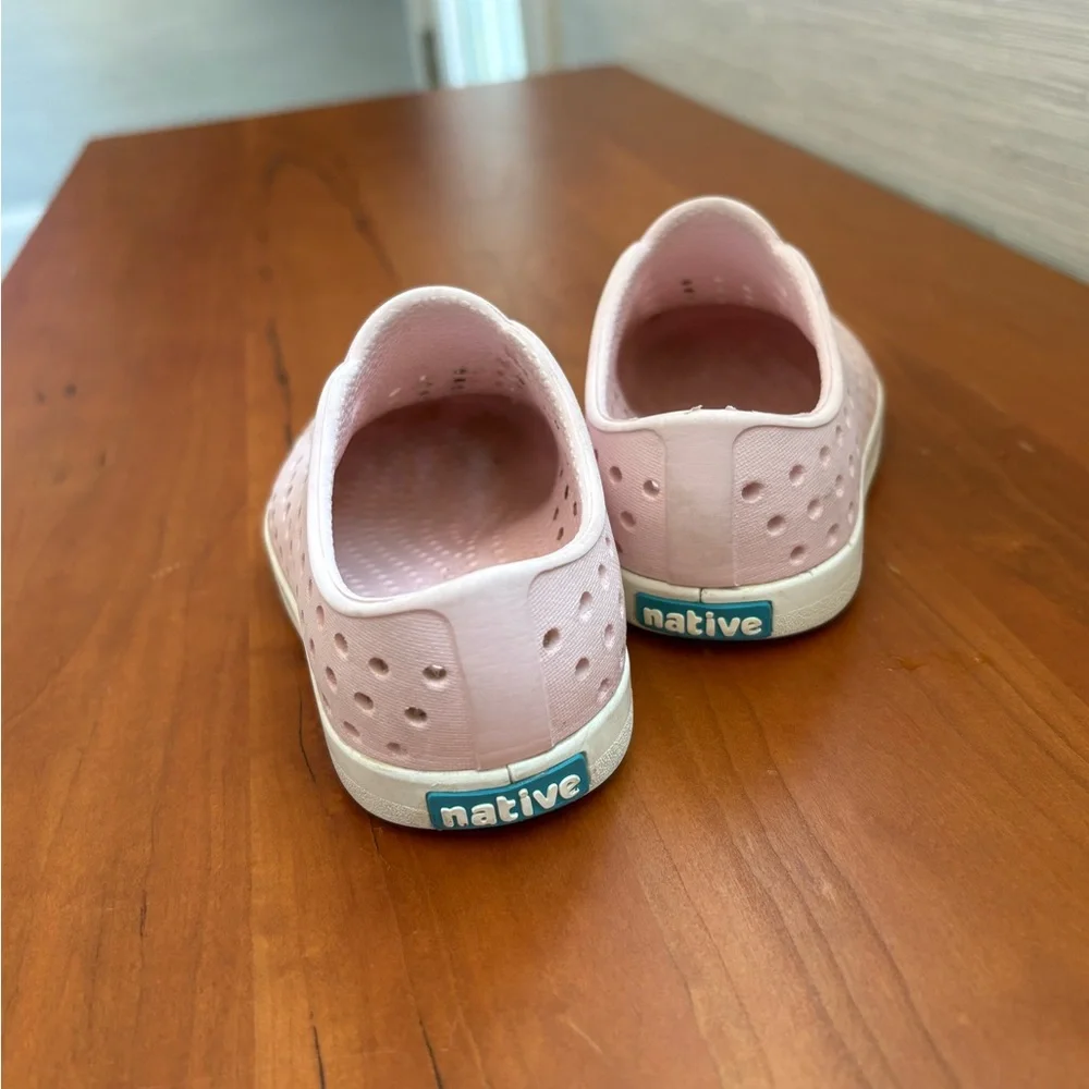 Native Light Pink Sneakers - 7